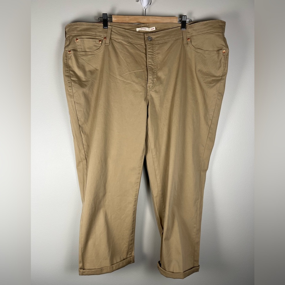 Levi’s Women’s Boyfriend Beige Khaki Pants Plus Size 26W Cotton Stretch NWT